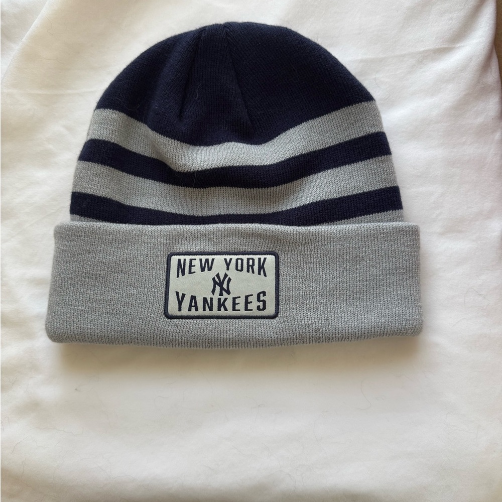 NY Yankees Fanatics Gray Knit Beanie